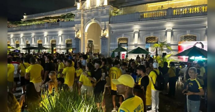 Torcida brasileira no Mercado de São Brás, em Belém. Foto: Reprodução