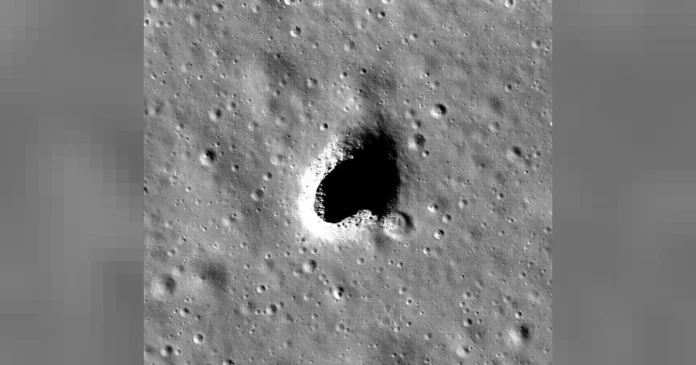 Marius Hills Pit: buraco na superfície da Lua que pode esconder uma extensa caverna subterrânea.